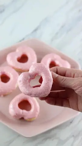 Funfetti Cake Donuts 🍩 #donuts #baking #baketok #cake #cakedecorating 