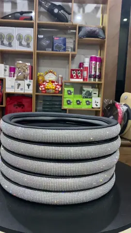 Bọc vô lăng đính đá shop em mới về thêm. Mời các bác lên đơn ạ #bocvolang #volangoto #volangdinhda 