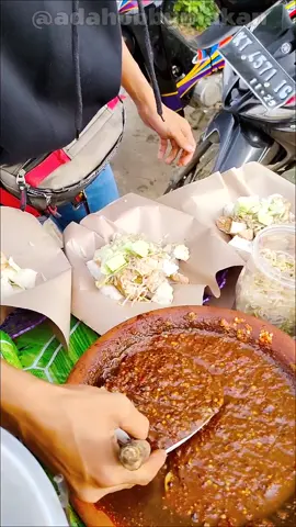 TAHU TEK-TEK GEROBAK MOTOR TEPI SAWAH! MANTUL BGT! PART 4 . . #adahobbymakan #borneostreetfood 