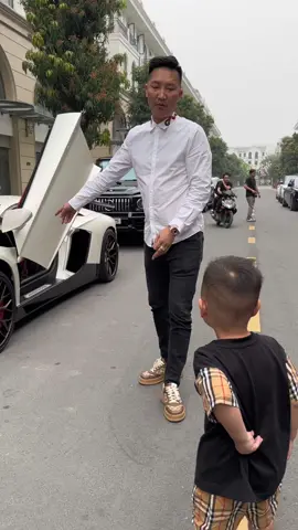 Cháu ba tuổi đã nhớ tên từng xe nhé cô chú #huanhoahong #xuhuongtiktok 