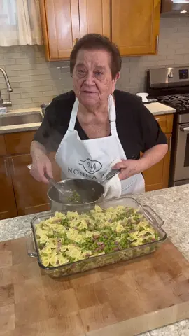 Nonna Pia’s Delicious Farfalle with Ham and Peas! #nonnapia #paidpartner #ShopRite #ShopItalywithShopRite #homecooking #MadeWithLove
