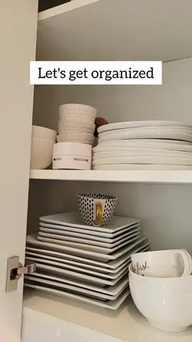 Easy Plate organization. check link on my BIO to shop the racks 😍#CleanTok #organizedhome #organizedkitchen 