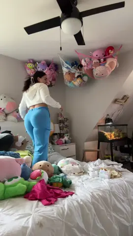 Someone teach me how to dance😂😭