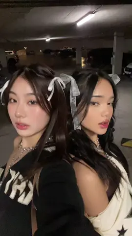 two prerty best friends @yummymiso 