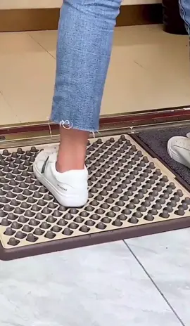 clean your shoes before entering your beautiful home #fyp #mat #doormat #homecleaning 