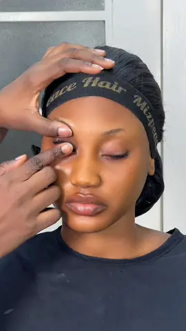 A lil step by step tutorial for your viewing pleasure🥰🤩✨ #fypシ゚viral #viraltiktok #fyppppppppopppppppppp #goviral #trending #makeuptutorial #makeupontiktok #glammedbyzainab 