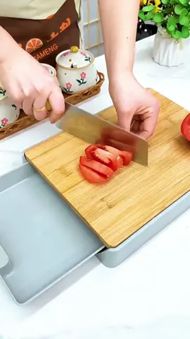 Easy to store foods after cutting😏#goodthings #goodstuff #homehacks #householditems #KitchenHacks #convenient #LearnOnTikTok #fyp #foryou 