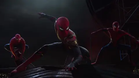 best scene idc 🤷🏿‍♂️ #spiderman #spidermannowayhome #peterparker #tobeymaguire #andrewgarfield #tomholland #sony #marvel #homemaranha #fy #fyp #d4arkm0on #bangbang 