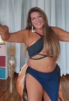 And... the training  continues 💃💃💃💃 💋❤️💋 #bellydanceOrlando #bellydancebrasil🇧🇷  #bellydanceoriental  #bellydancearabic  #bellydanceshoutout  #bellydanceartists  #bellydanceegypt  #bellydanceclass  #bellydancereels  #bellydancedubai  #Bellydances #bellydancetiktok 