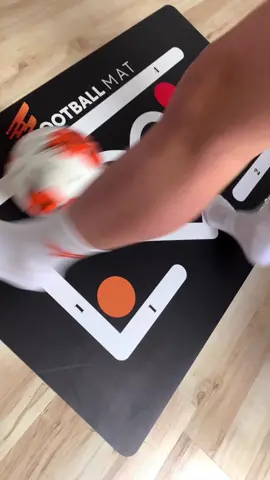 3 ćwiczenia na dzisiaj‼️🔥⚽️👊 #treningpiłkarski #treningindywidualny #ballmastery #footballmat #trenujznami #TrenujemyPrzyszłychMistrzów 