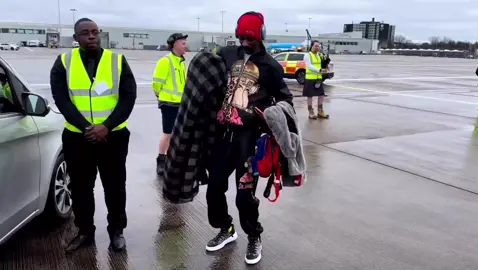 How #SnoppDogg was greeted in Scotland! 👀😂 @snoopdogg #Worldstar #Fyp 