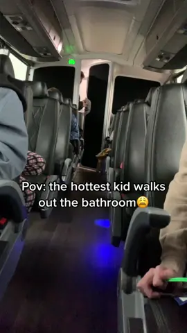 Bro really got a stabding ovation for takin a sh!t @alexpr225 