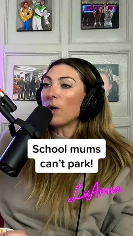 🚨 Our PSA to all the school mums 🚨 …Is it really that diffcult to shuffle up?! 😡🤣 #luanna #luannathepodcast #podcastuk #schoolmums #schoolmumdrama #schooldropoff #podcastmoments #funnypodcast #femalepodcast #mumlife 