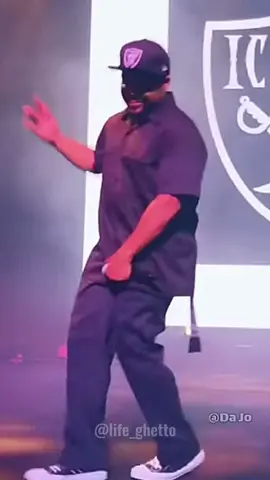 Ice Cube dance cWalk 😍 #90s #00s #icecube #nwa #king #legend #alltime #rap #hiphopmusic #dance #cwalk #concert 
