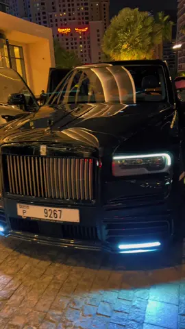 Most presidential car on road 😍 ~~ #mansory #rollsroycecullinan #luxurycars #carsoftiktok #dubai🇦🇪 #dubai_dxb_uae #dubaitiktok #uae #luxurylife #traveltiktok #aesthetic #dreamcar #fyp #fy #fypシ #trending  #richlifestyle  