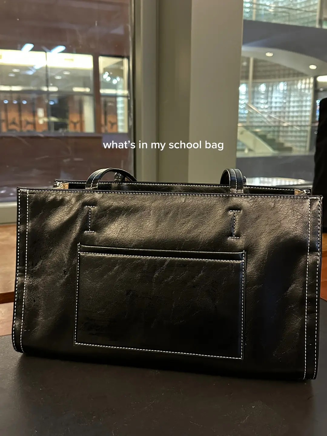 bag: stand oil wallet: matin kim water bottle: @glossier glasses: @gentlemonster_official  #whatsinmybag #glossier #ipad #apple #standoil #musinsa #matinkim #gentlemonster