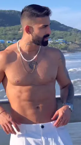 Los hombres colombianos 🔥✨ también tienen lo suyo, Yissus Saade este bello barranquillero, aquí lo vemos en una de sus facetas cómo Modelo! 🔥🔥🔥 #sexymen #Mister #colombianos🇨🇴 #masculineenergy #modelmen #hombresguapos #costeñoscolombia #paisasdecolombia 