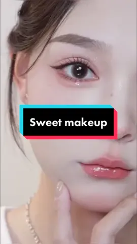 #makeuptutorial #sweetmakeup #youngmakeupartist #naturalmakeuplook🔥 #eyemakeuptutorial #makeupartist 