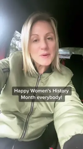 Rebecca Lowe gives a special shout-out to English football (soccer) legend Karen Carney for #WomensHistoryMonth! ⚽️🙌 #Soccer #football #womeninsports #sports 