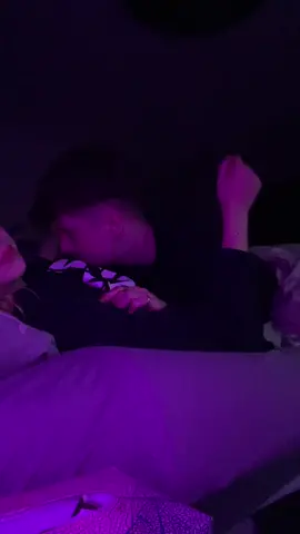 #couplevideo #lovevideos #boyfriend #coupleromantic #cutecouplesvideos #relationshipvideos #couplegoals #couplesromantic #meandmyboyfriend #couplesgoals #mitwem #wasmachenwirjetzt #cuddle #lassmichschlafen #trendmitboyfriend #kuscheln 
