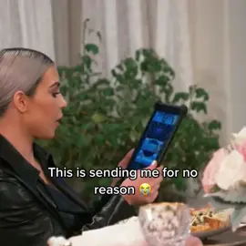 2 minutes later: “a therapist” 💀 #k#kimkardashiank#kourtneykardashiank#kardashiansf#fyp