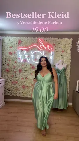 Bestseller Kleid ✔️ One size Gr. 34-42  Egal ob Hochzeit,Taufe oder ein unvergesslicher 😍😍😍 Bestellen über WhatsApp 💄💋#Ohhowpretty #Onlineshop #fashionlover #goviral #livestream #düsseldorf #viral #fashion #curvefashion #liveshopping #capcut_edit #capcut_edit @Oh How Pretty 