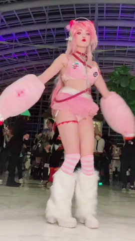 Aagaggaga the peopoe behind me help #supersonico #supersonicocosplay #cosplay #katsucon