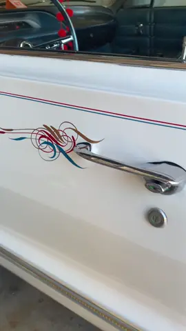 #chavospinstriping #freehandpinstriping #pinstriping #scrolling #lowrider #impala #wizardvortex #63impala 