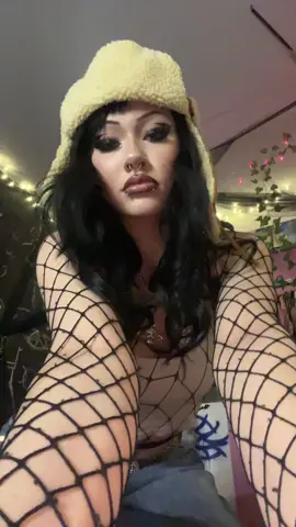 stop my hand was cramping so bad i felt paraliEzed