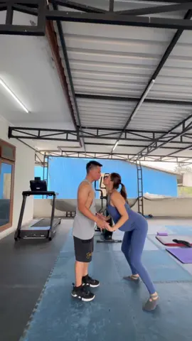 Yoga skrg di bantu pak su biar memperlancar persalinan nanti 🥰🥰🥹🥹🥹 #33weekspregant 
