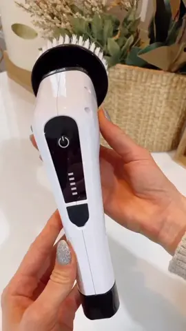 This 10-in-1 electric spin scrubber goes from handheld to floor scrubber with 8 brush heads 🤩👏🏻! It’s SUPER lightweight, cuts cleaning time in half