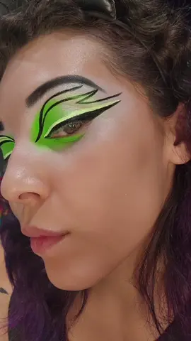 Wait for the reveal...pastel goth at your service 🦇💚🦇💚🦇 #pastelgoth #gothgirl #pastelgothmakeuptutorial #spookybabe #neongreenliner#graphicliner 