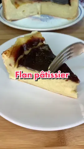 👩🏼‍🍳Recette Dessert : Le flan pâtissier à la vanille de Pierre Hermé🍰 - • 500 ml de lait entier🥛 • 500 ml d’eau💦 • 5 oeufs 🍳 • 250g sucre🎋 • 1 à 2 gousses de vanille🌴 • 75g maïzena 🌽 • 1 pâte feuilleté ou sablé🥧 - 🔥1h à 170C🔥 - #food #tiktokfood #tiktokacademie #Recipe #france #french #pastry 