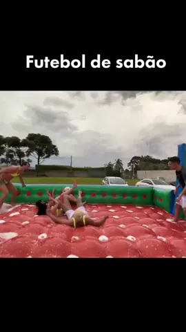 Futebol de sabão na casa de Emily Garcia @Jon Vlogs @e_milygarcia #jonvlogs #clipsdojon #clips #resenha #clipsdetwitch #viral #joneemily 