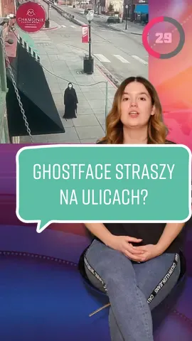 Ghostface straszy w miejscach publicznych? Jeśli spotkacie na ulicy Ghostface'a, to uważajcie, bo... to może być tylko promocja filmu Krzyk 6. W tygodniu poprzedzającym premierę filmu, Ghostface został zauważony w różnych amerykańskich miastach. Pojawienie się tajemniczej postaci na ulicach miast wywołało niepokój i skutkowało telefonami alarmowymi do służb. #newsnadziś #nataliasisik #newsnadzis 