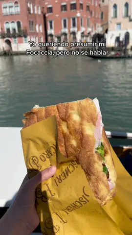 Dice mi amigo que cuando son grandes se llaman focaccionandas  #focaccia 