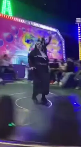 nun and jigsaw on ride. #FYP #Funfair #ForYouPage #Nan #Jigsaw #Scary #Horak #Funny #fairrides #dragshow #themepark #rollerdisco #streetperformers #festivalfun #funfairmusic #themeparkmadness #rollerskatingrinks #bestfunfairrides #fairgroundrides #arcadeslowed #dancemachine #Taleh #HollywoodHills #California #NewYork, #BeverlyHills, #London #Pérez #Milan 