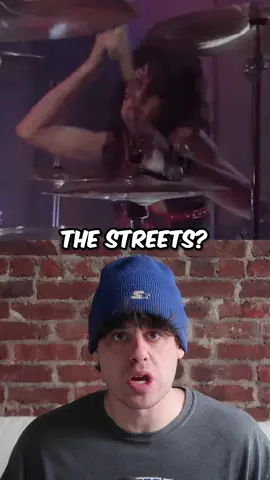 MÖTLEY CRÜE WERE HEAVY METAL THOTIANAS 🎸 #foryoupage #motleycrue #tommylee #rock #rockstar #music #pamelaanderson #tommyandpam #80s #90s #metal #hair #history #education #player #playboy #streets #cityboys #him 