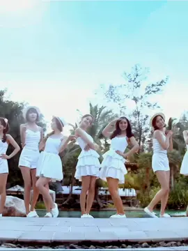 Replying to @luckyfangirl100 Mas eko dipanggil sama mbak SNSD #snsd #snsdecho #girlsgeneration #kpopold #fyp 