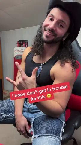 Do you think he’ll like it? #guitartok #guitarsolo #guitarplayer #guitarist #countryguitar #countryguitarsolo #countryguitarist #fendertelecaster #sessionmusician 