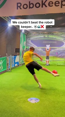 Do you think you can beat the robot? 🤖 🤔 (via @bnfreestyle) #robot #keeper #robotkeeper #Soccer #toogood 