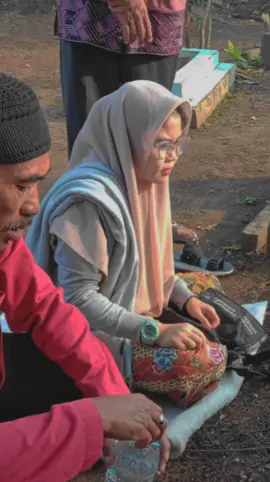 Abah Bobona Sareng Nunuy Wae Nya 😭🤲😇#ziarahkubur #shalawatmerdubanget #penyejukhati 