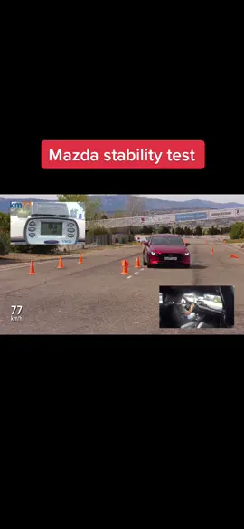 #mazda #mazda3 #fail #moosetestfail #stabilitytest #test #voiture #car #viral #fyp 