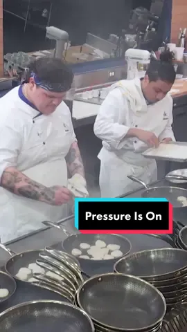 The pressure is always ON in #HellsKitchen! 🔥 #foodclubfox #FoodTok #scallops #gordonramsay 