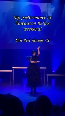 I’ve watched this video so many times its insane #cosplay #wednesdaycosplay #performance #cosplayperformance #wednesdayaddams 