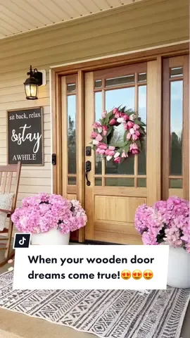 Im in love w/this door #porchdecor #frontporch #frontporchdecor #springdecor #frontdoor #frontdoormakeover #frontdoordecor #porch #hometok #decorideas 