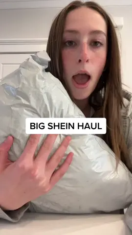SHEIN HAULLL #SeeHerGreatness #greenscreen #blowthisup #fyp #makemefamoustiktok #hauls #grwmroutine #SHEIN 