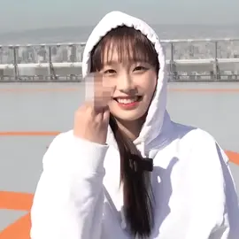 she raised her middle finger with no hesitation in her mind #chuu #loona #fyp #foryou 