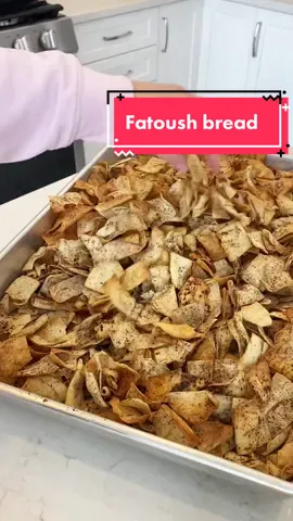Fatoush bread 🥗🥗 15 loaves (=30 pita bread )  1.5 cup olive oil  2.5 Tbsp sumac  2.5 Tbsp oregano or zaatar  Bake in preheated oven 370 Fahrenheit until golden ⚠️keep watching and stir every few minutes  خبز الفتوش 💕💕 ١٥ رغيف خبز ( ممكن اسمر او ابيض )  كوب و نص زيت زيتون  ملعقتين و نص اوريغانو  ملعقتين و نص سماق  بالفرن حرارة متوسطة مع التقليب كل كم دقيقة 🙈💕 #وصفاتي #وصفات_سهله #تحضيرات_رمضان #الفتوش_اللبناني 