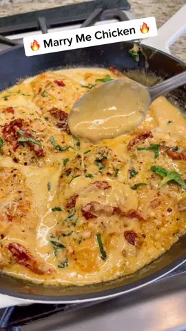 Marry Me Chicken is one of the best ways to cook chicken breasts! Tender and juicy chicken breasts cooked in a creamy sun-dried tomato sauce – the perfect combination for an easy weeknight dinner. #recipes #marrymechicken #cooking #food #dinner #lowcarb #tuscanchicken #healthydinner #DinnerIdeas #chickenbreast 